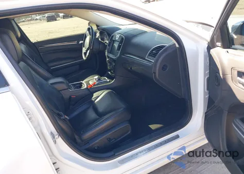 2019 Chrysler 300 Limited z USA, uszkodzony, nr VIN 2C3CCAEG3KH536492